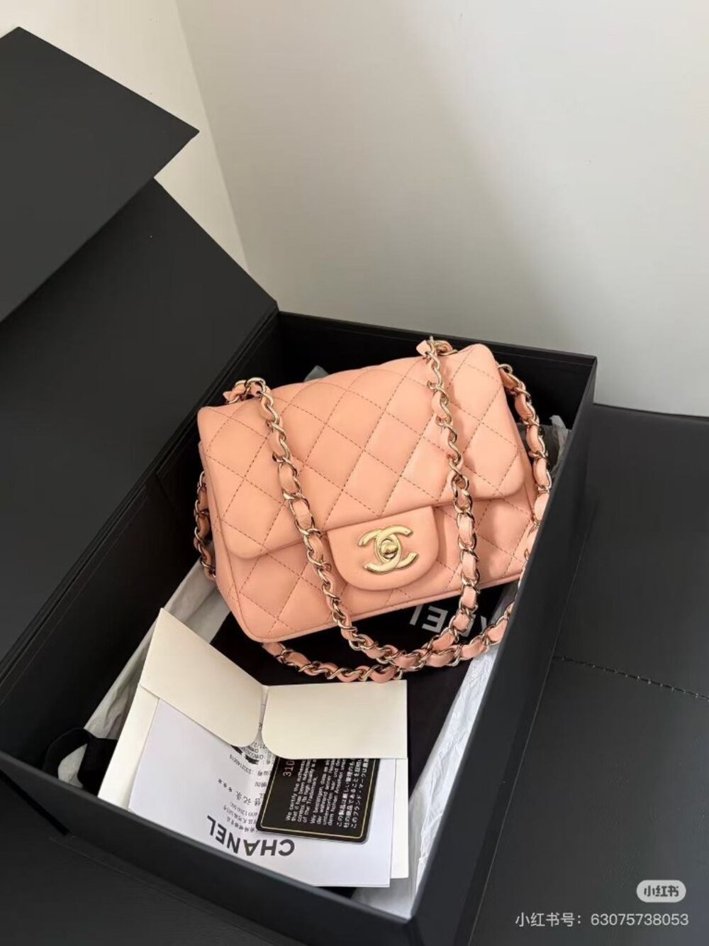 Classic CHANEL bag: A Stylish and Versatile Choice for Elegance
